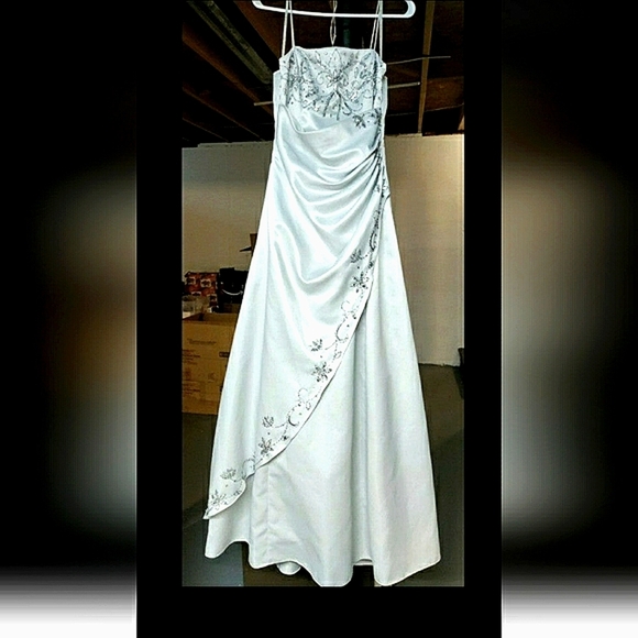 👗Size 7/8 Formal Prom Dress/Ball Gown Silver - Picture 3 of 12